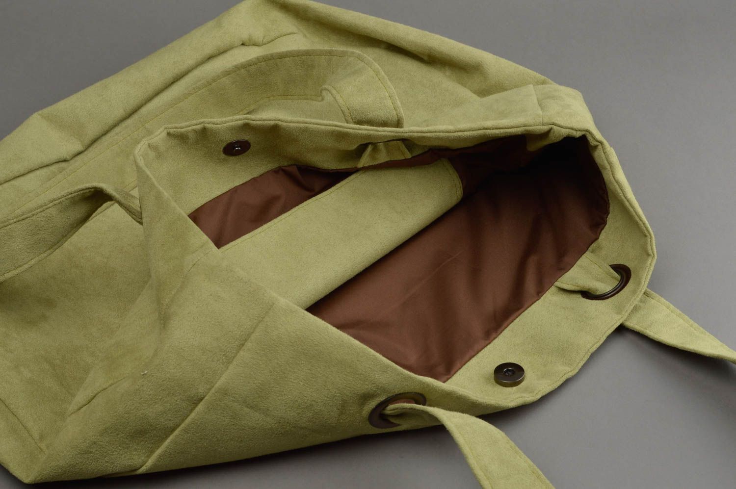Grand sac à main en daim artificiel fait main vert clair avec poche intérieure photo 3