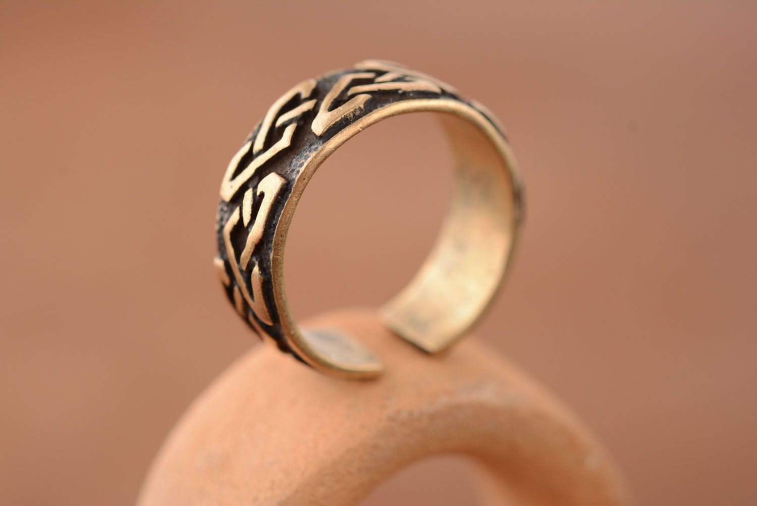 Кольцо из бронзы кельтское фото 1