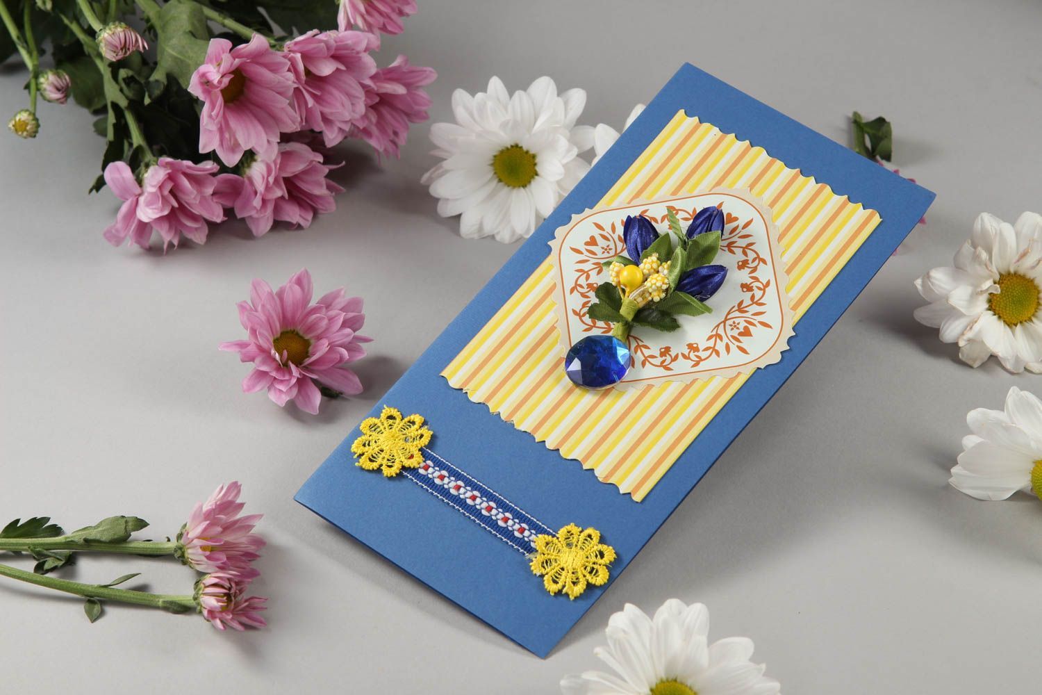 Postal para felicitar artesanal azul tarjeta decorada a mano regalo original foto 1