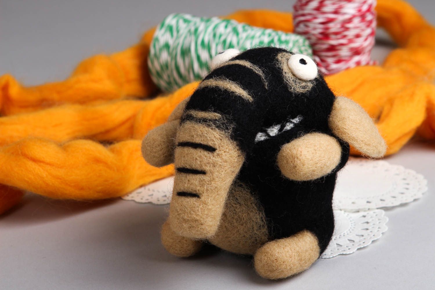 Handmade Spielzeug Elefant gefilzt Designer Geschenk Geschenkidee für Kinder foto 1