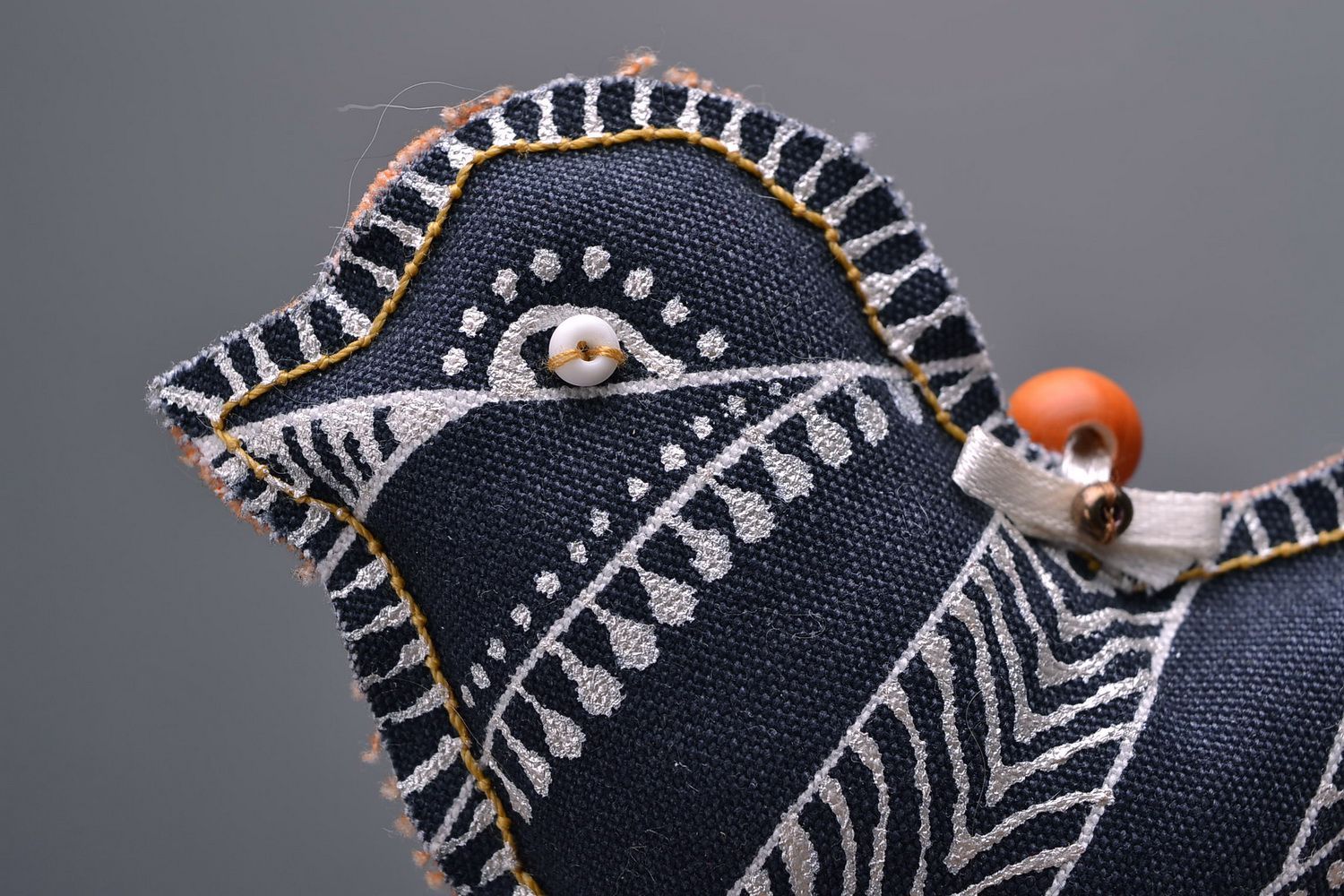 Подвеска интерьерная из ткани Птичка черно-оранжевая фото 4