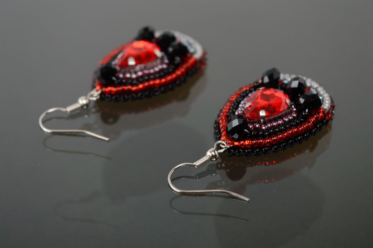 Beaded earrings on leather basis Black and Red photo 3
