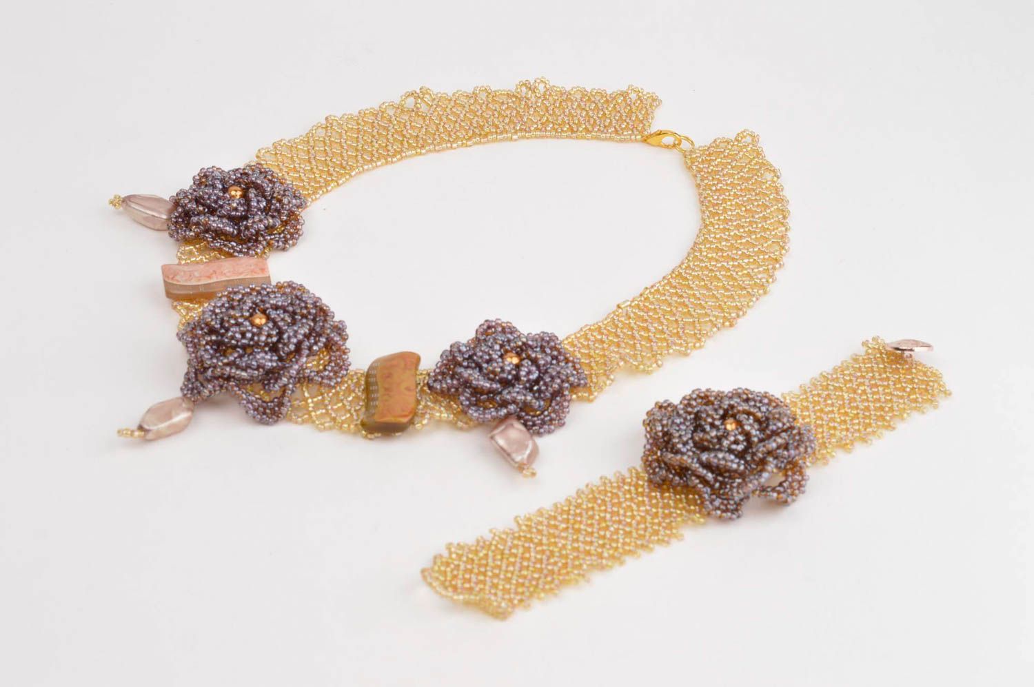 Conjunto de bisutería hecho a mano pulsera original collar artesanal con flores foto 5