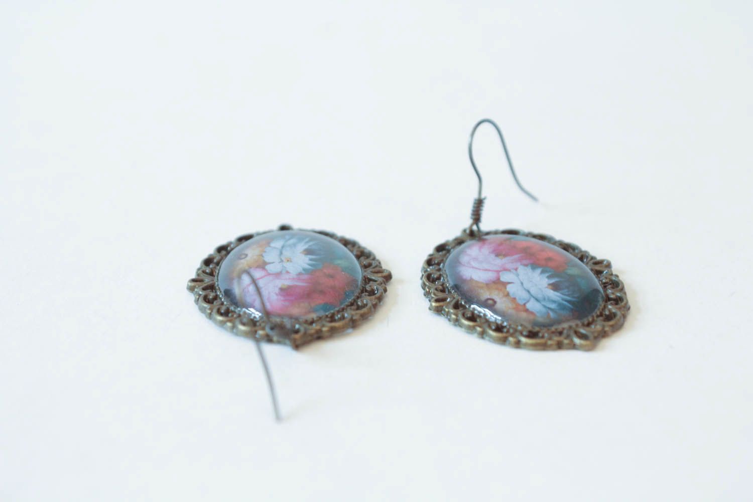 Oval earrings with print photo 4