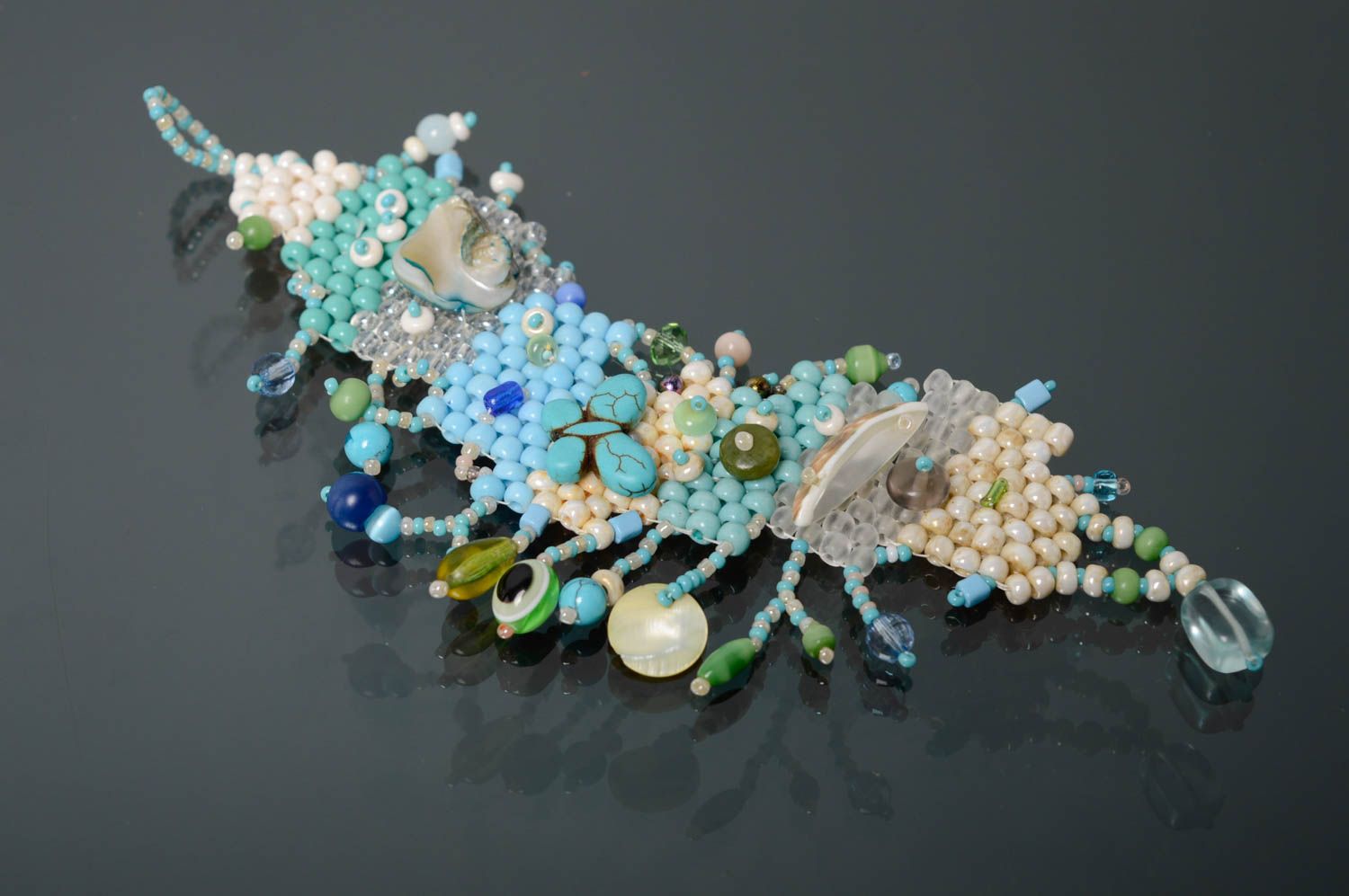 Beaded bracelet with seashells in marine style photo 1