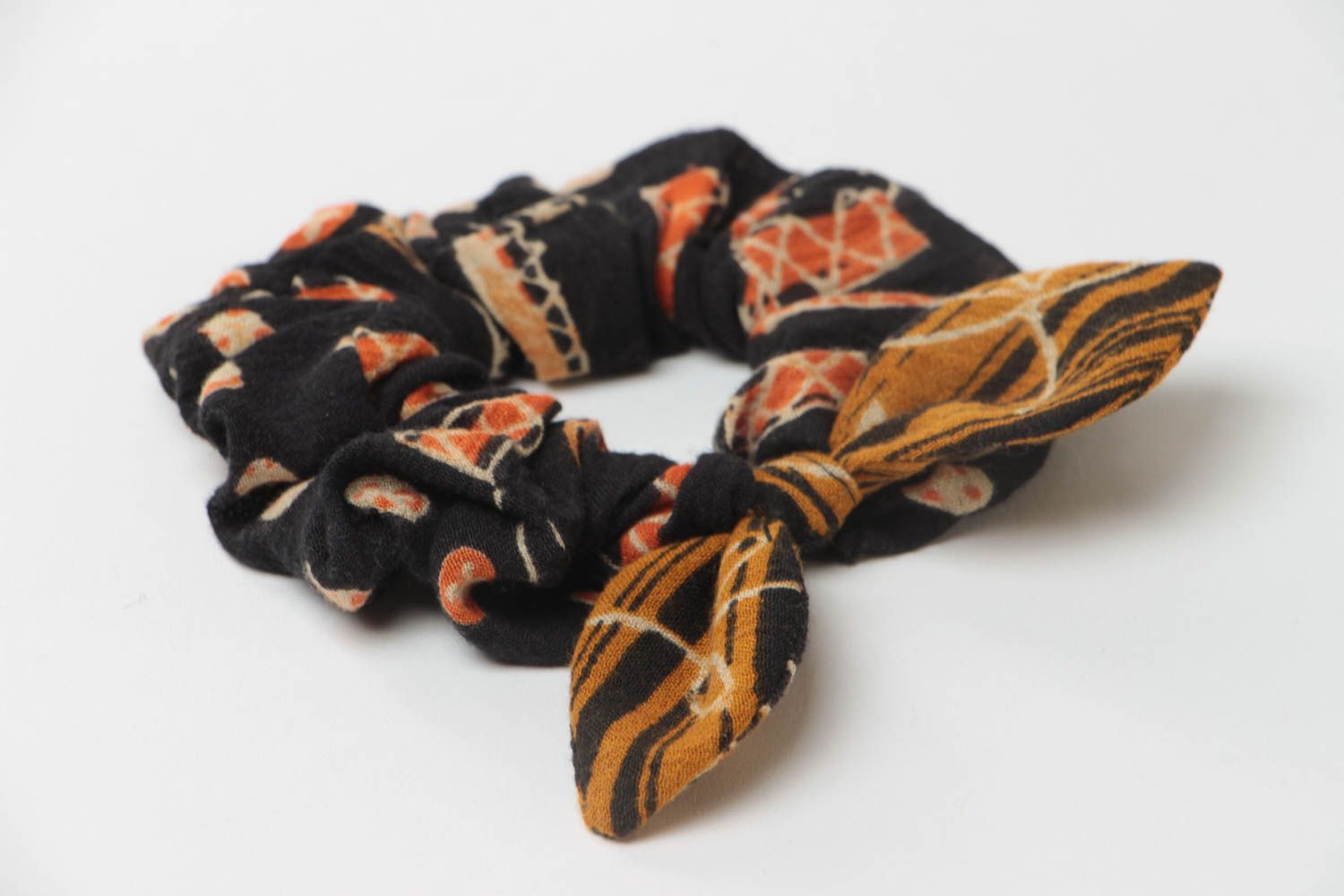 Chouchou à cheveux avec noeud en tissu noir à motif orange original fait main photo 2