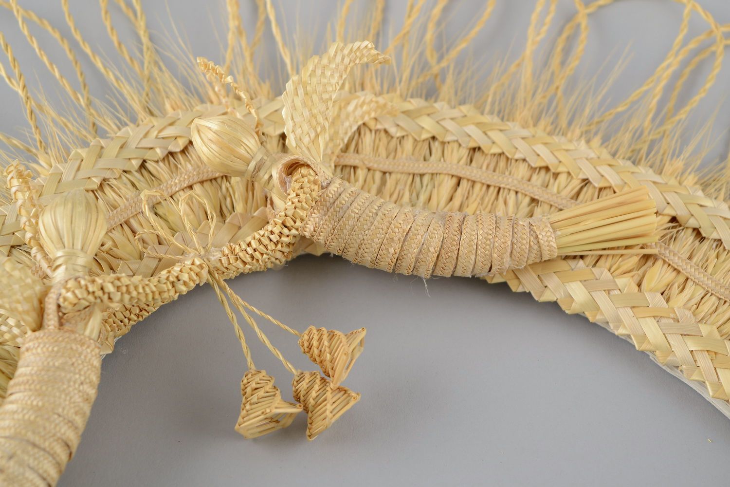 Amulet-wreath made of straw photo 5
