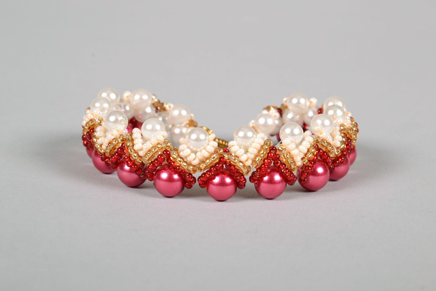 Bracelet with Czech beads and artificial pearls photo 2