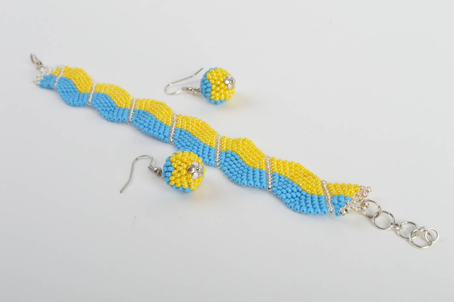 Handmade yellow and blue beaded jewelry set 2 items wrist bracelet and earrings photo 3