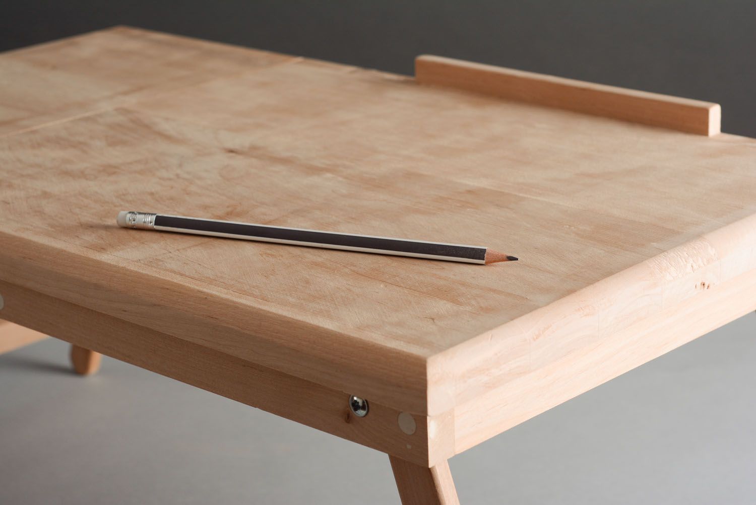 Base de madera para mesa de portátil foto 3