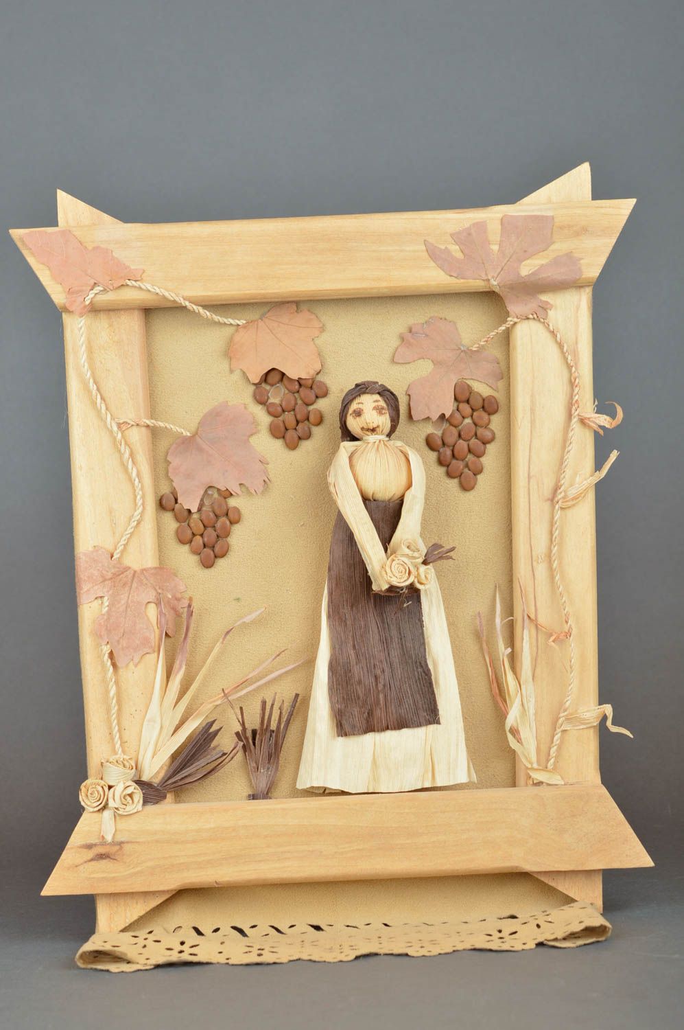 Cadre avec figurine en feuilles de maïs fait main décoration pour maison photo 2
