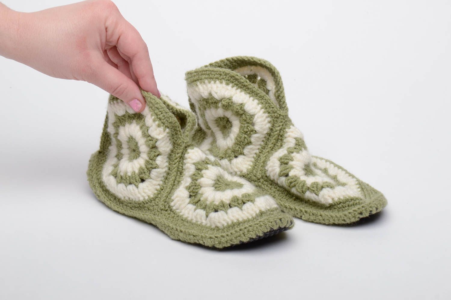 Woolen crochet slippers photo 4