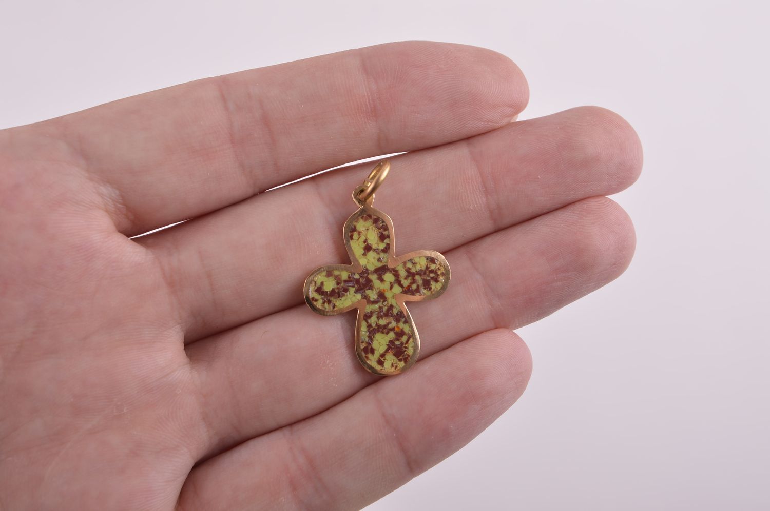Pendentif croix Bijou fait main laiton et pierres Accessoire religieux photo 5