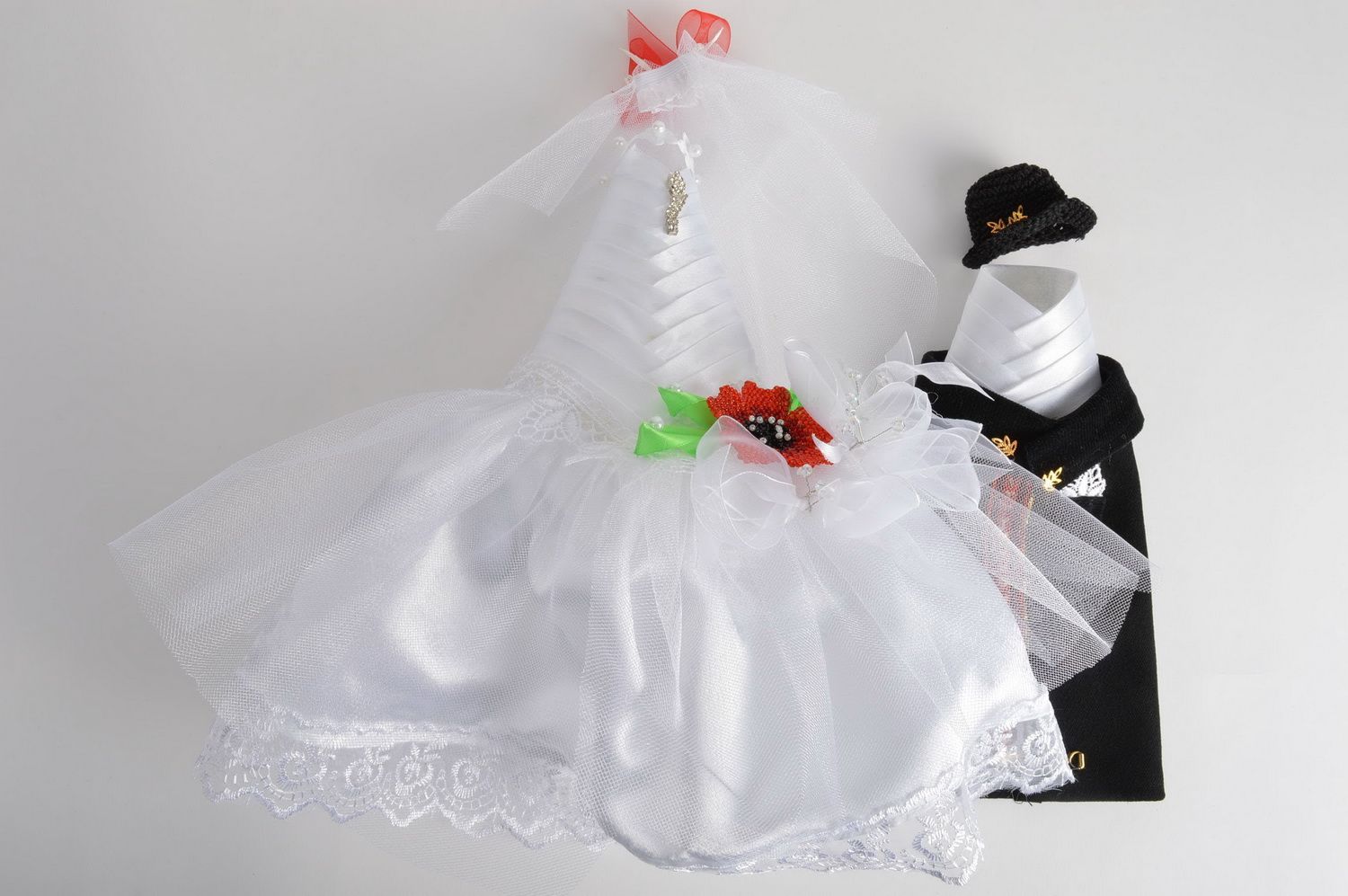 Одежда жениха и невесты на бутылки шампанского набор из 2 нардов ручной работы фото 2