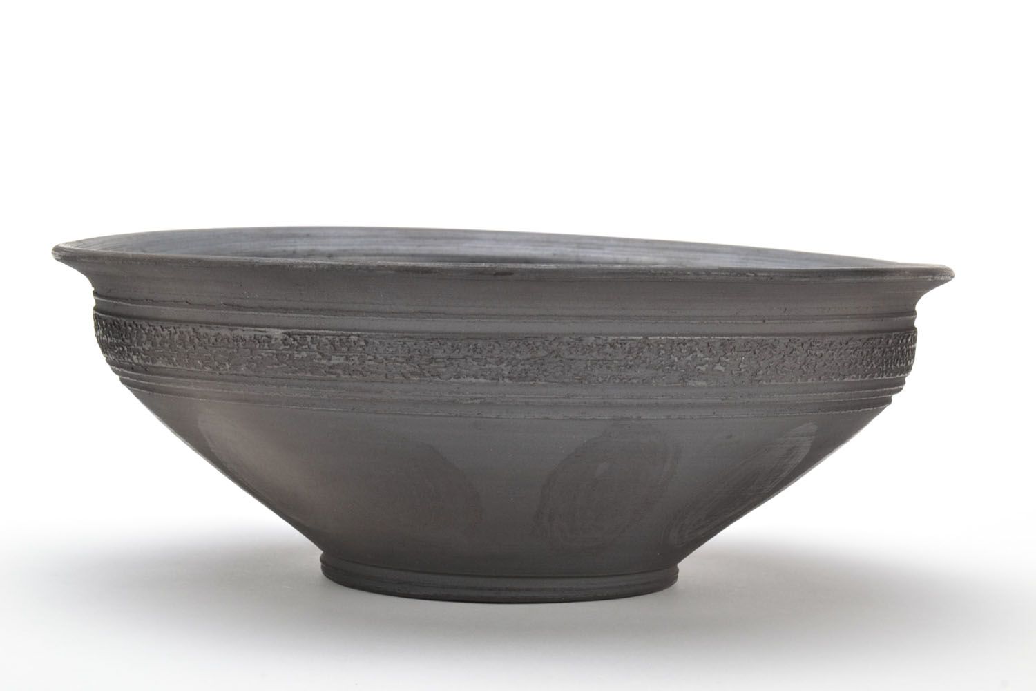 Clay bowl of black smoke ceramics photo 2