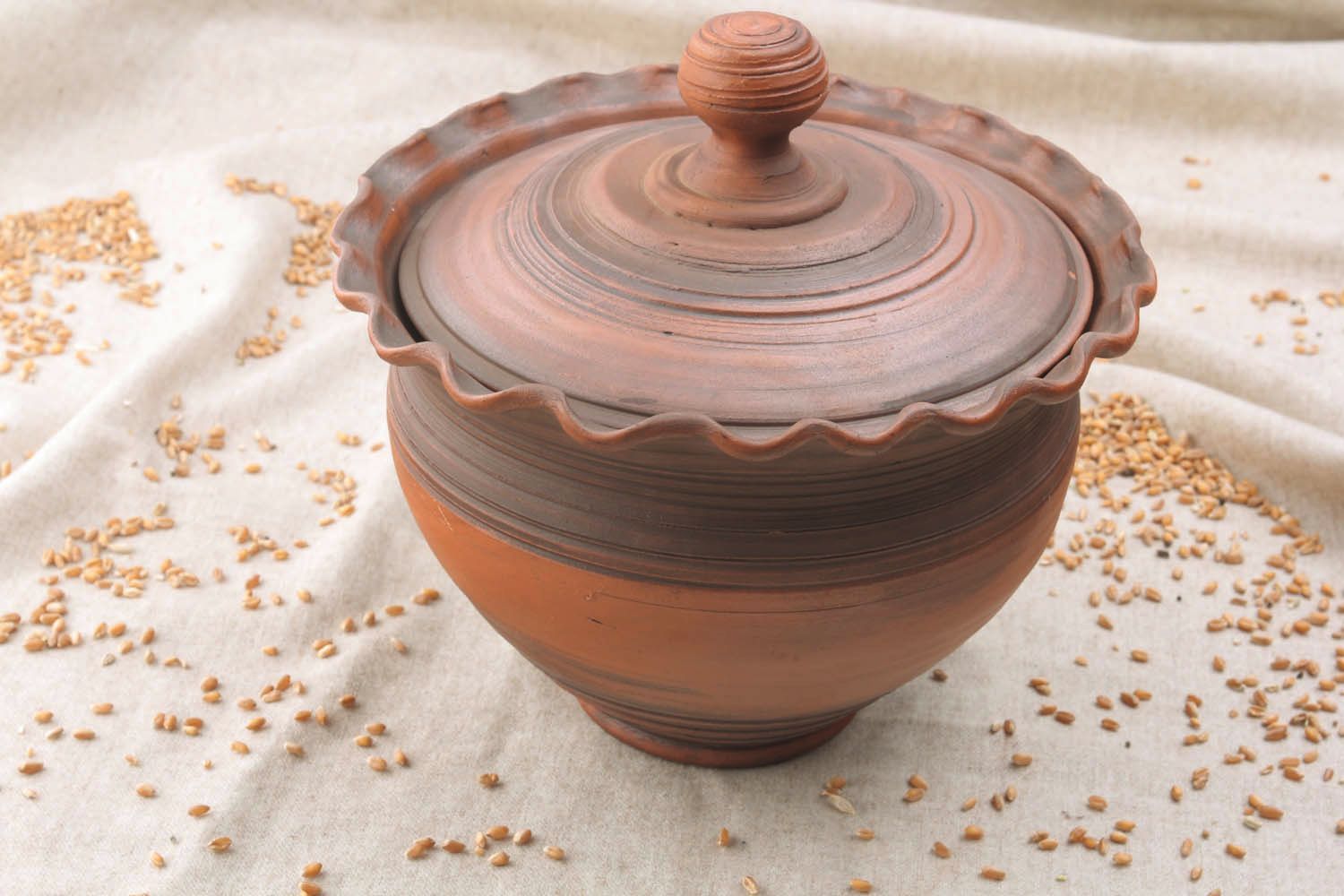 Pot with lid  photo 1