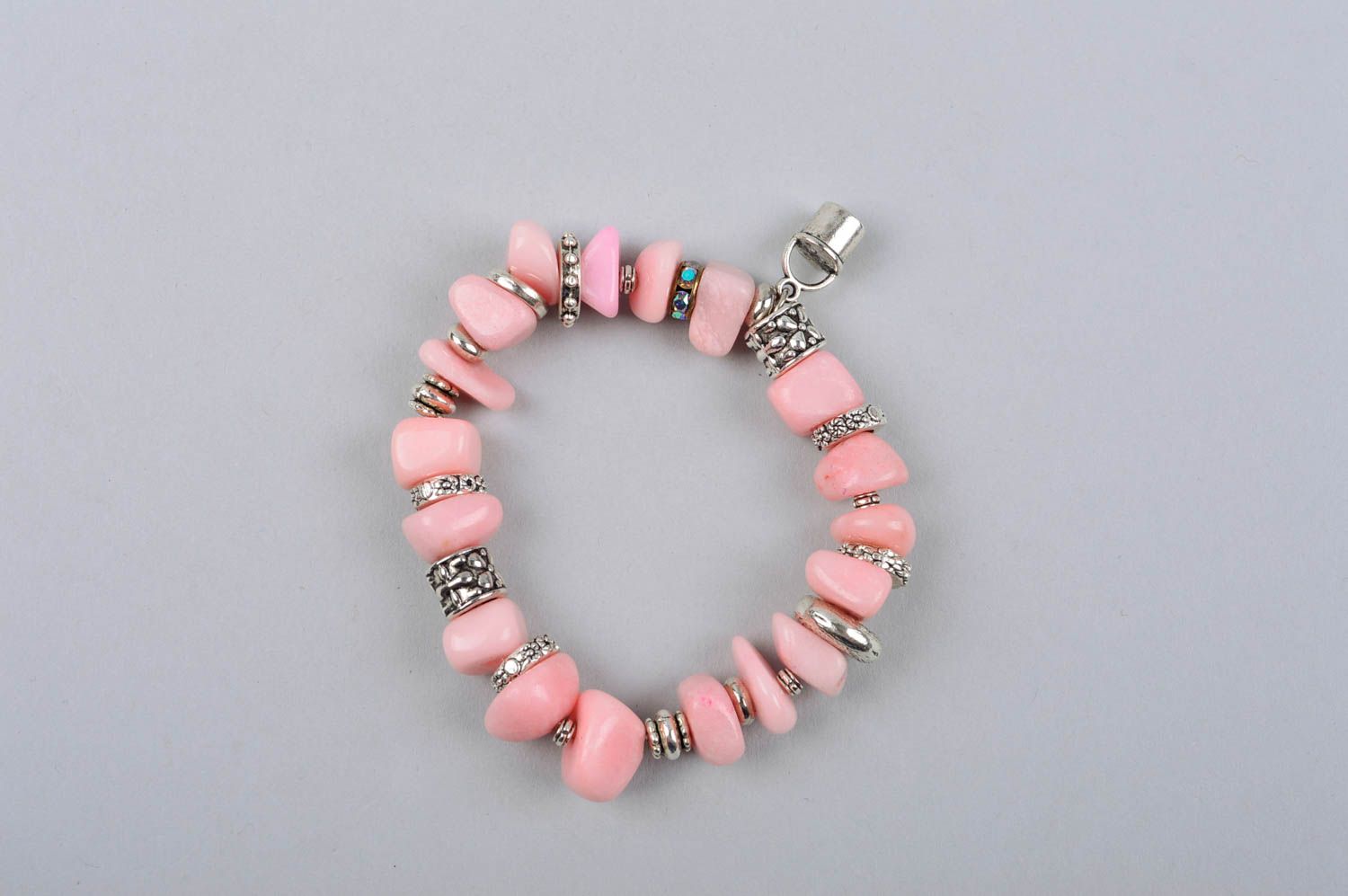 Bracelet en pierres naturelles Bijou fait main rose design Cadeau pour femme photo 2