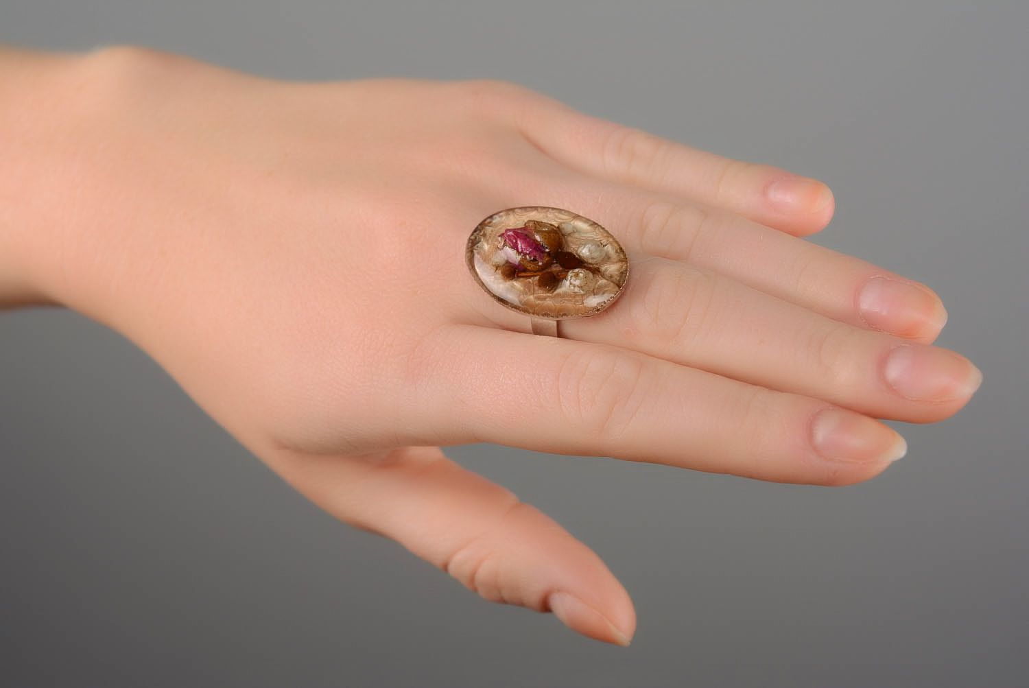 Anello da donna fatto a mano anello bello accessori originali resina epossidica foto 4
