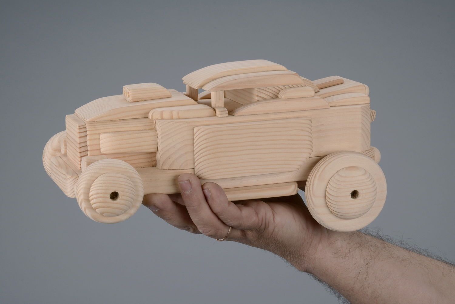 Macchina giocattolo fatto a mano giocattolo di legno giocattolo da bambino foto 2