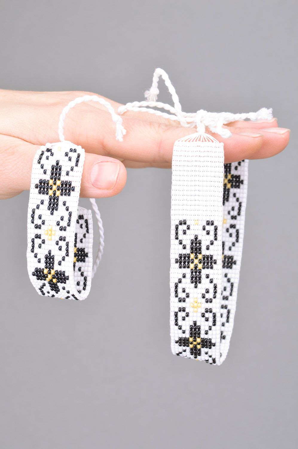 Bracelets en perles de rocaille fait main blanc avec dessin ethnique photo 3