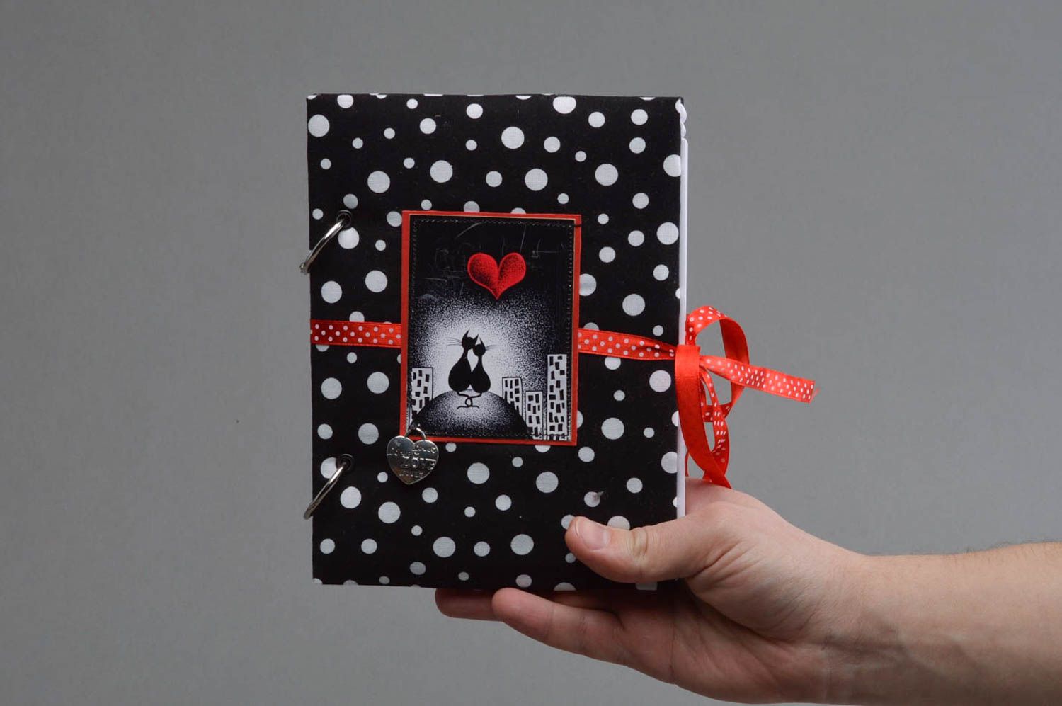 Cuaderno con tapa de tela artesanal original bonito decorado con cordones Amor foto 4