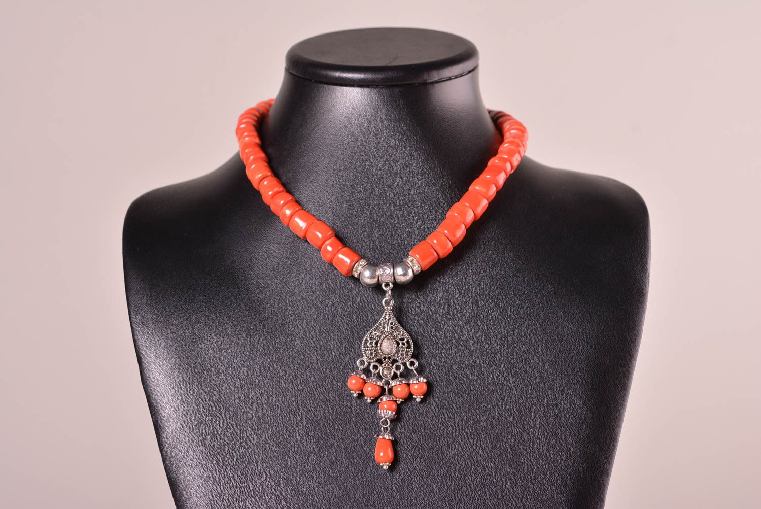 Handmade korallrotes Damen Collier Modeschmuck Halskette Accessoire für Frauen  foto 2