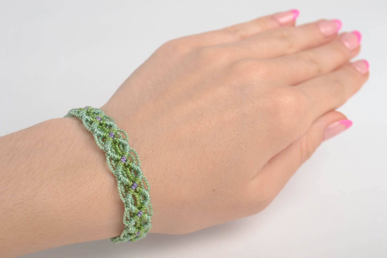 Bracelet macramé vert Bijou fait main en fils synthétiques Cadeau femme photo 1