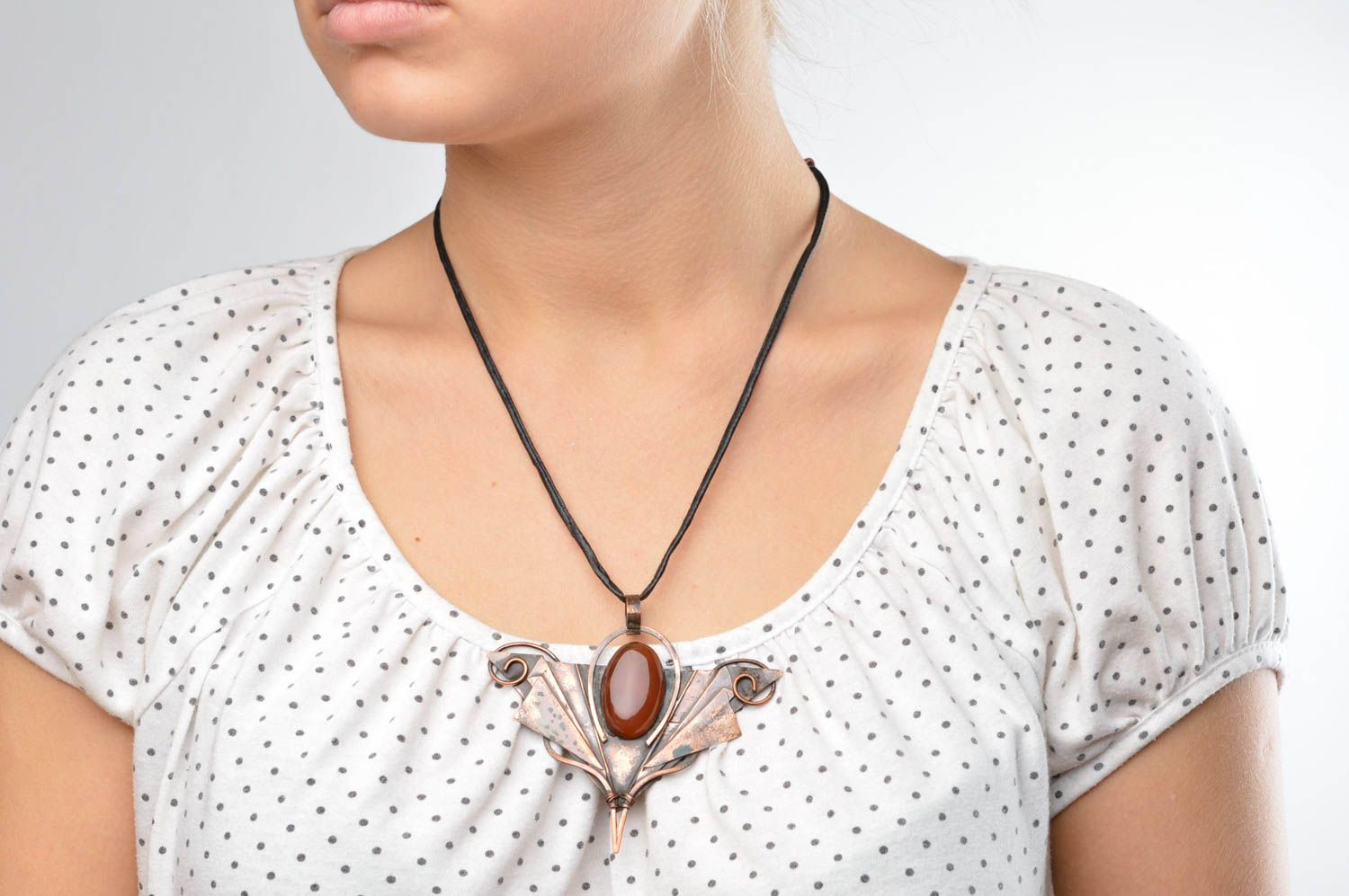 Необычное украшение ручной работы женский кулон украшение из меди с агатом фото 2