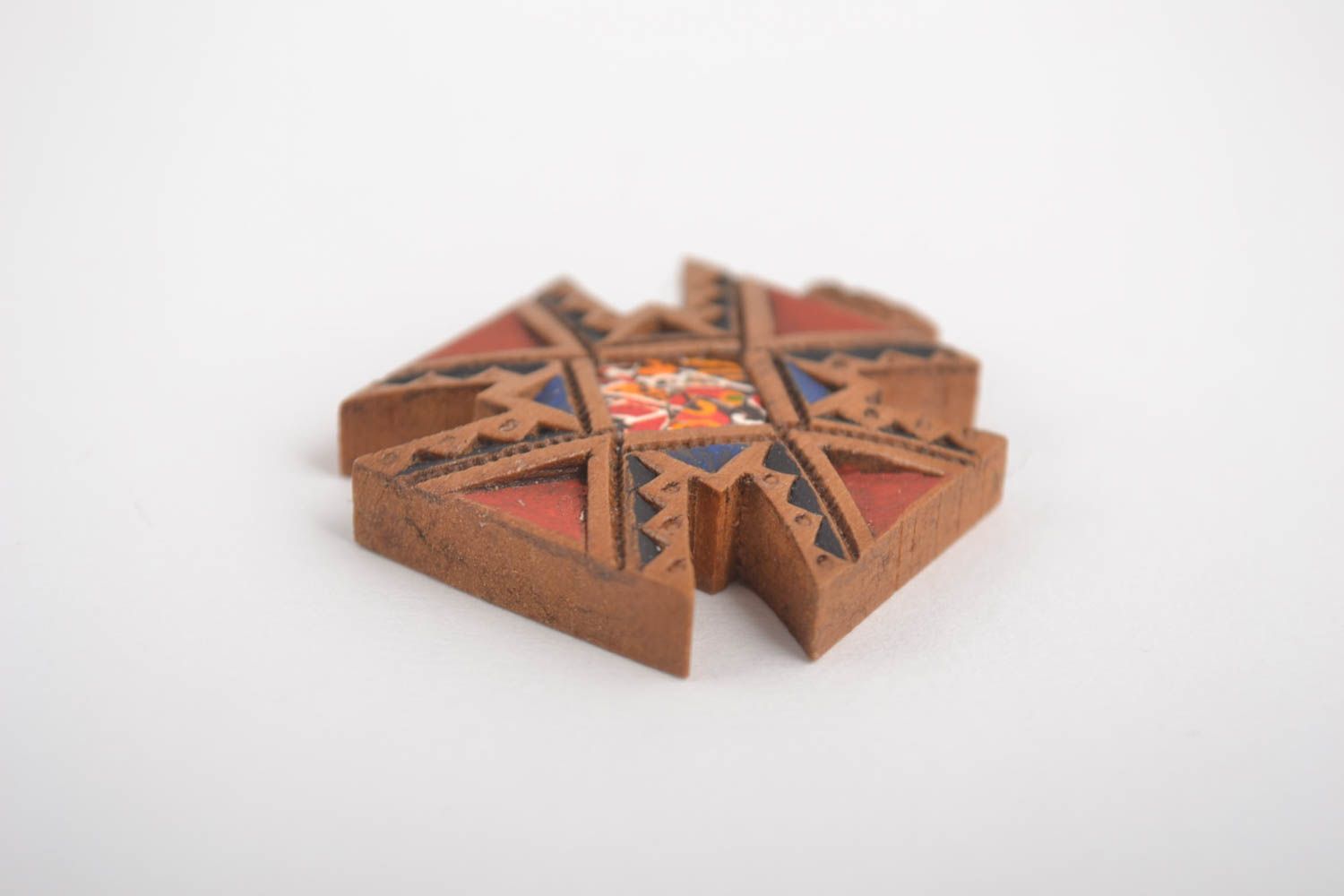 Cruz tallada de peral hecha a mano producto de madera regalo original foto 4