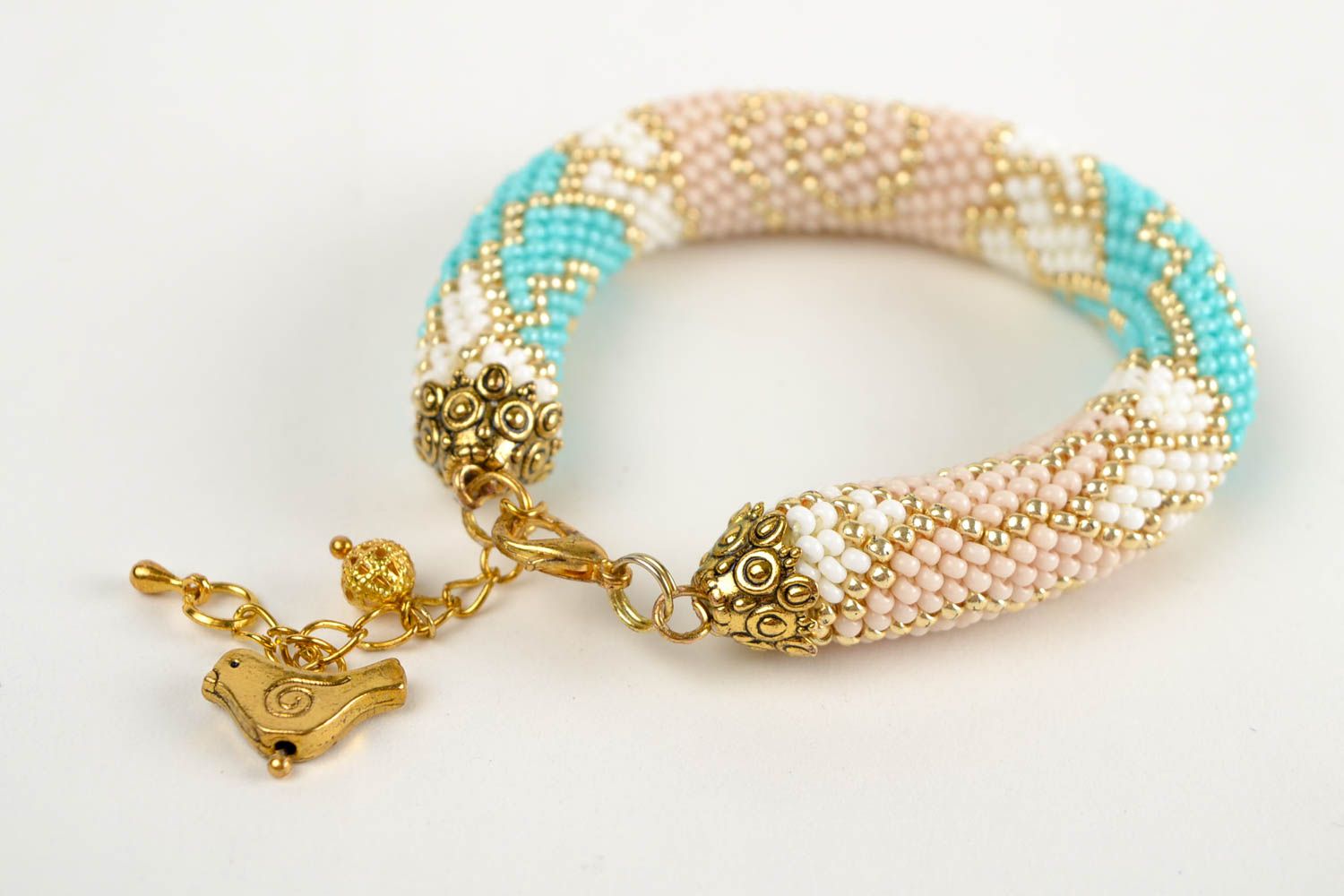 Bracelet perles rocaille fait main Bijoux design Accessoire pour jeune fille photo 5