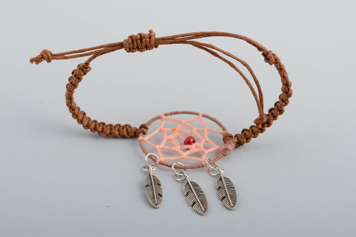 Bracelet artisanal talisman capteur de rêves lacet brun macramé fait main photo 5