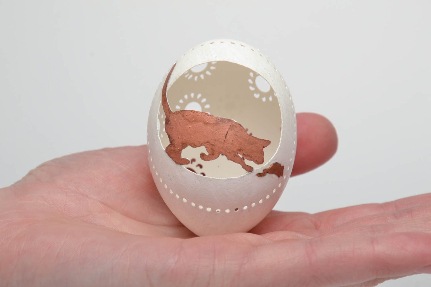 Decorative carved white egg Cat and Mouse photo 5
