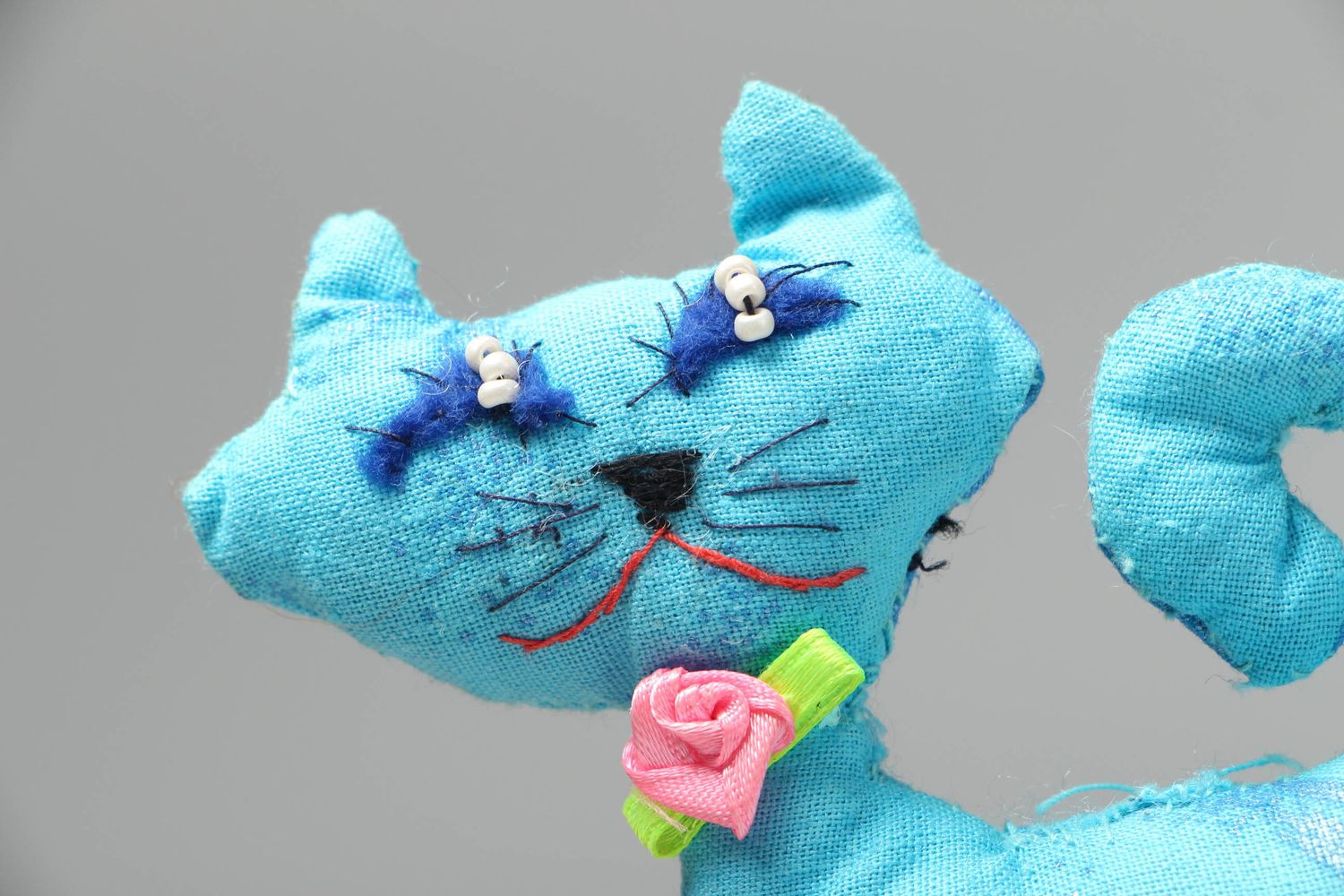 Handgemachtes Kuscheltier aus Baumwolle blaue Katze foto 2