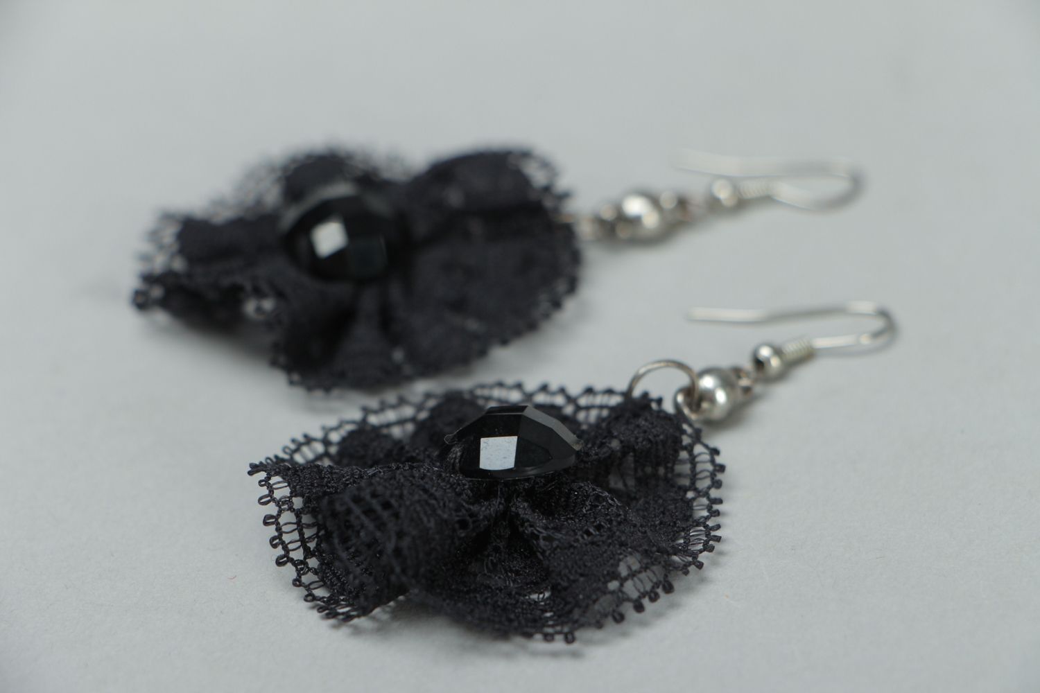 Black lace earrings photo 2