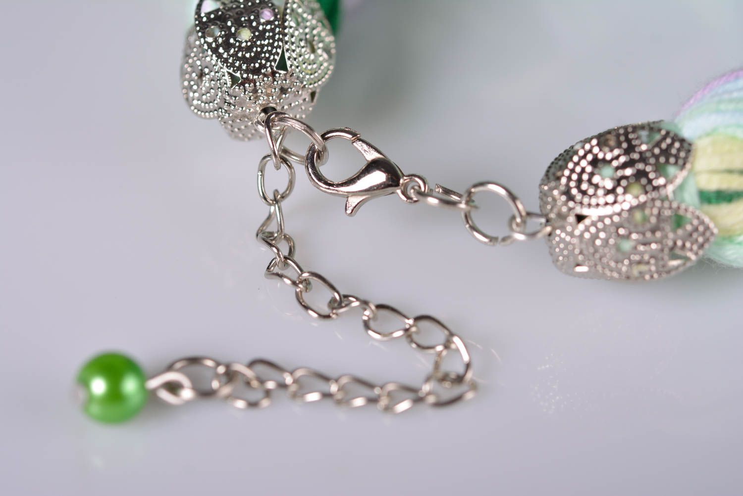 Bracelet tressé Bijou fait main large fils perles vertes Cadeau femme original photo 5