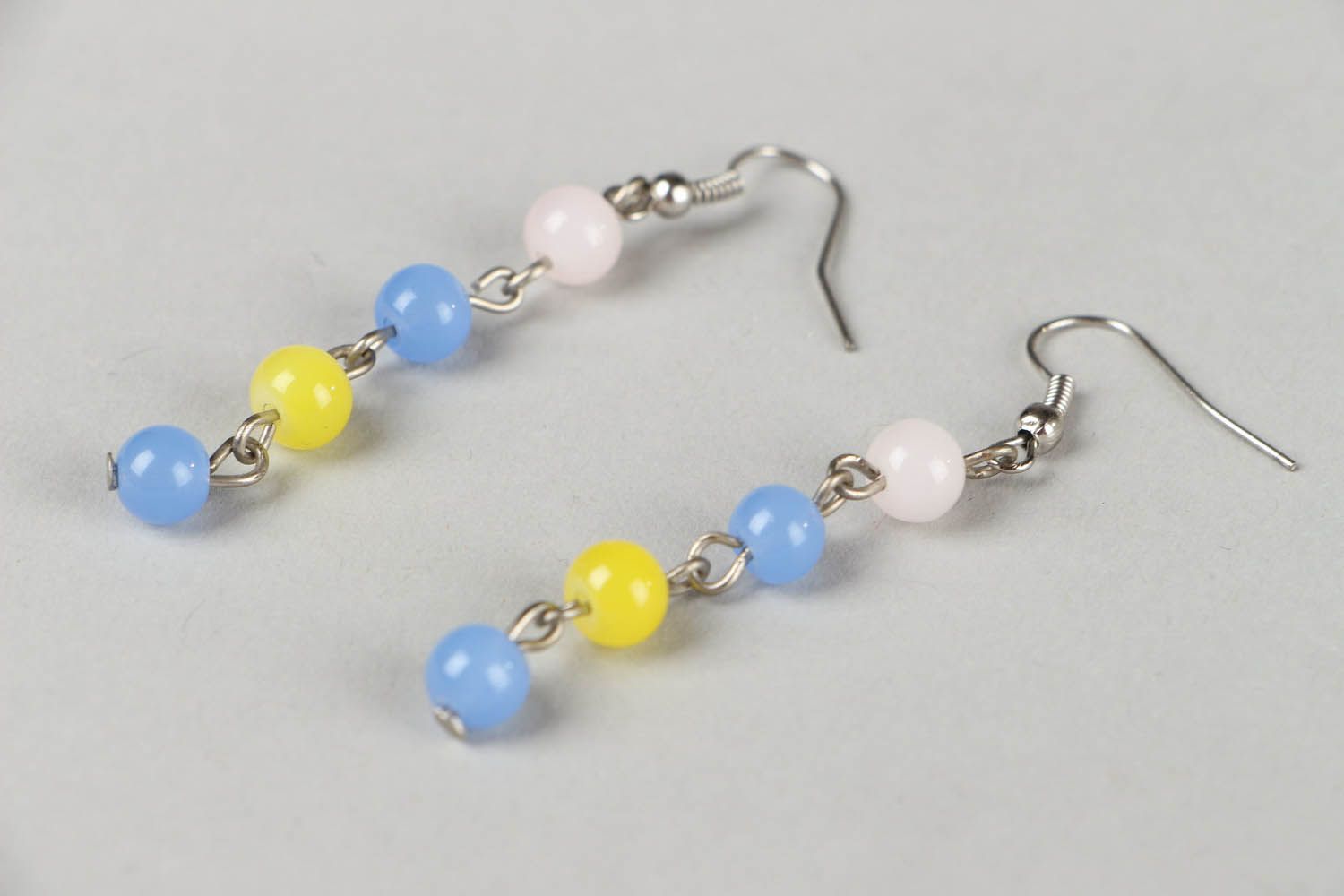 Long earrings with beads photo 2