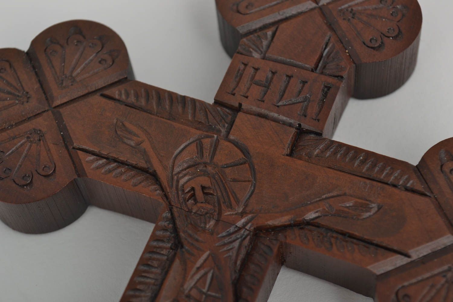 Croix en bois fait main Objet religieux design mural Déco maison avec crucifix photo 2
