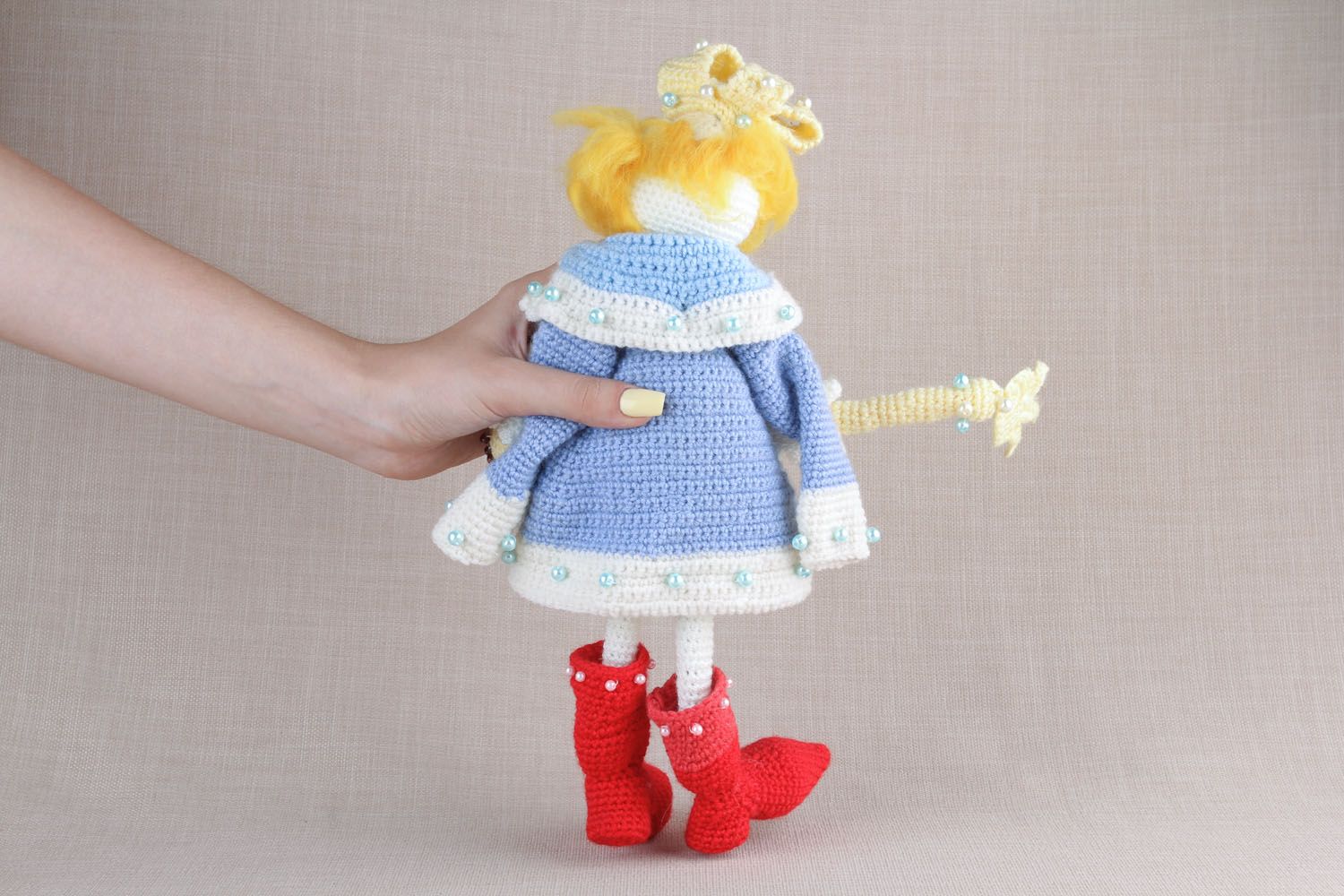 Half-woolen knitted toy King photo 5