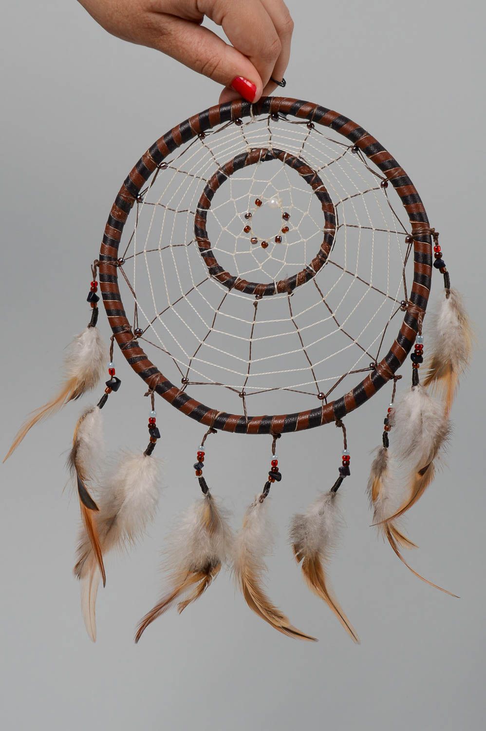 Deko zum Aufhängen handgefertigt Deko Hänger Traumfänger Indianer mit Federn foto 5