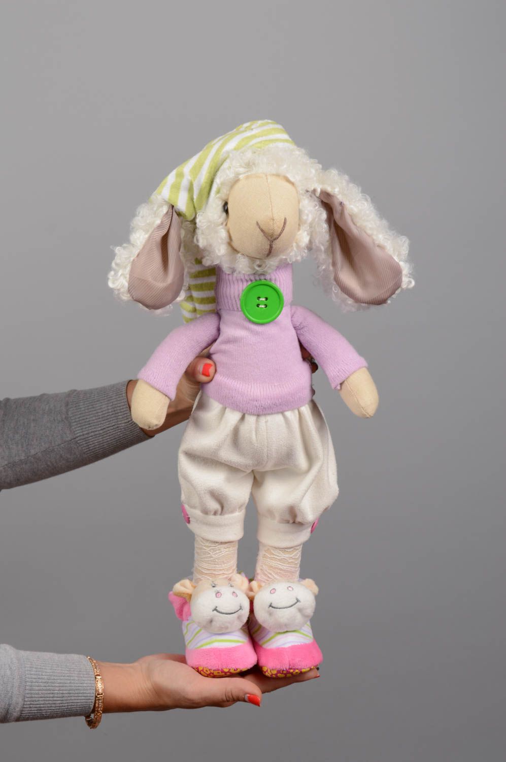 Peluche mouton en tissus de lin et tricot décorative faite main pour enfants photo 5