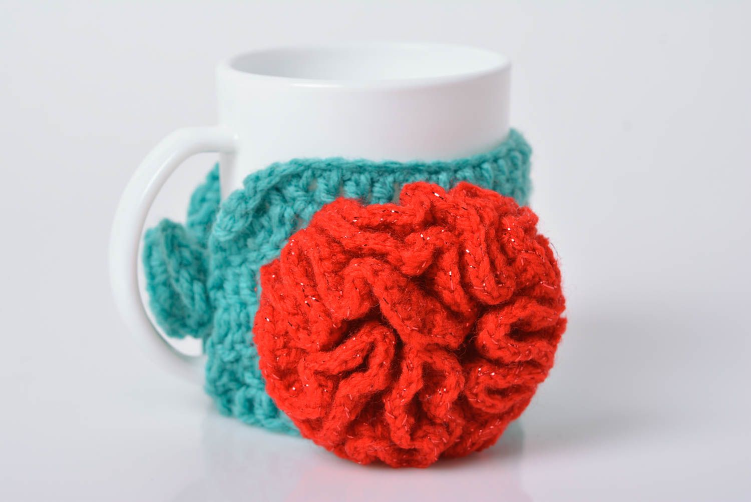 Crocheted decorative case for cup with flower handmade home decor ideas photo 1