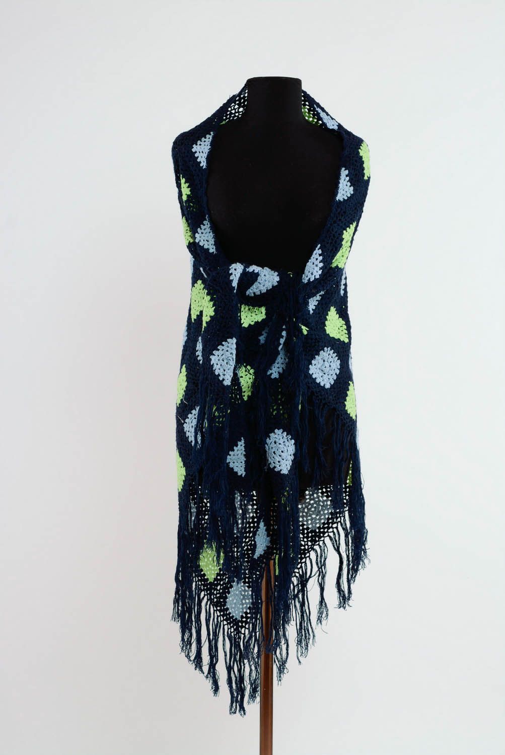 Châle tricoté main en demi-laine photo 1