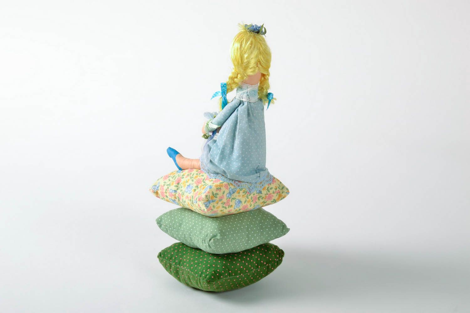 Toy made of natural materials The Princess and the Pea photo 4