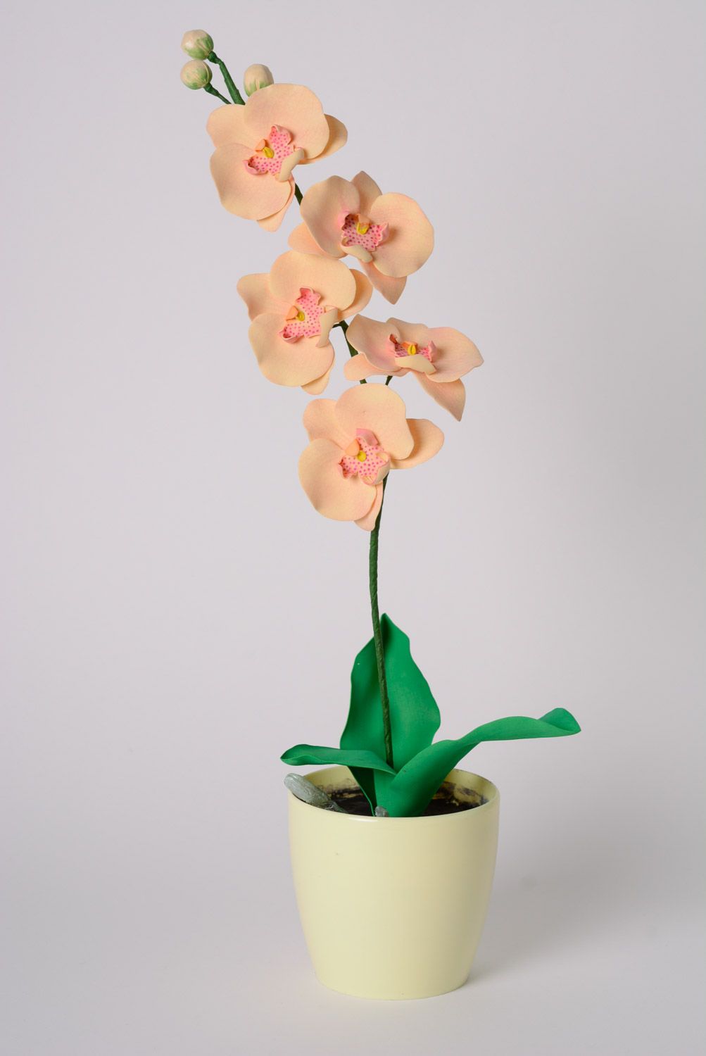 Красивый искусственный цветок из эластичной замши орхидея ручной работы в горшке фото 1