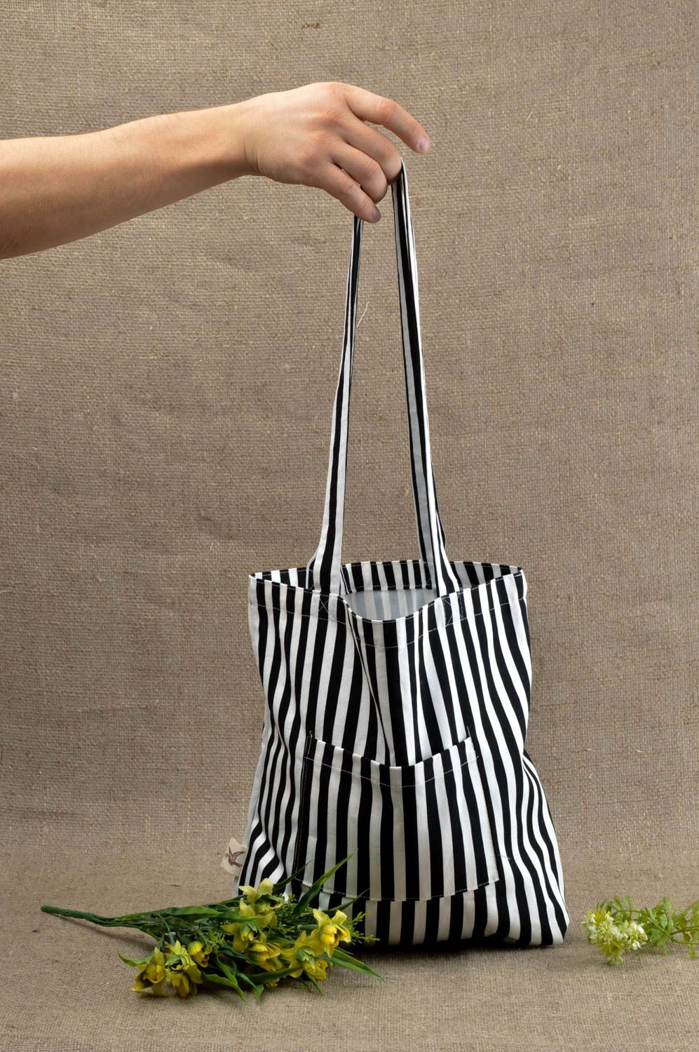 Сумка ручной работы женская сумка в полоску тканевая сумка черная с белым фото 1
