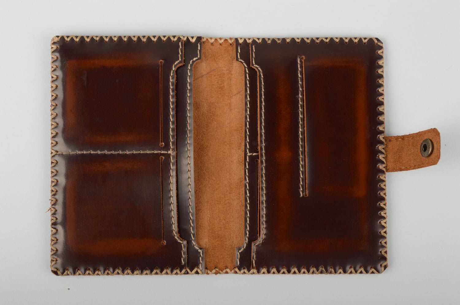 Housse pour passeport en cuir marron faite main avec compartiments à cartes photo 2