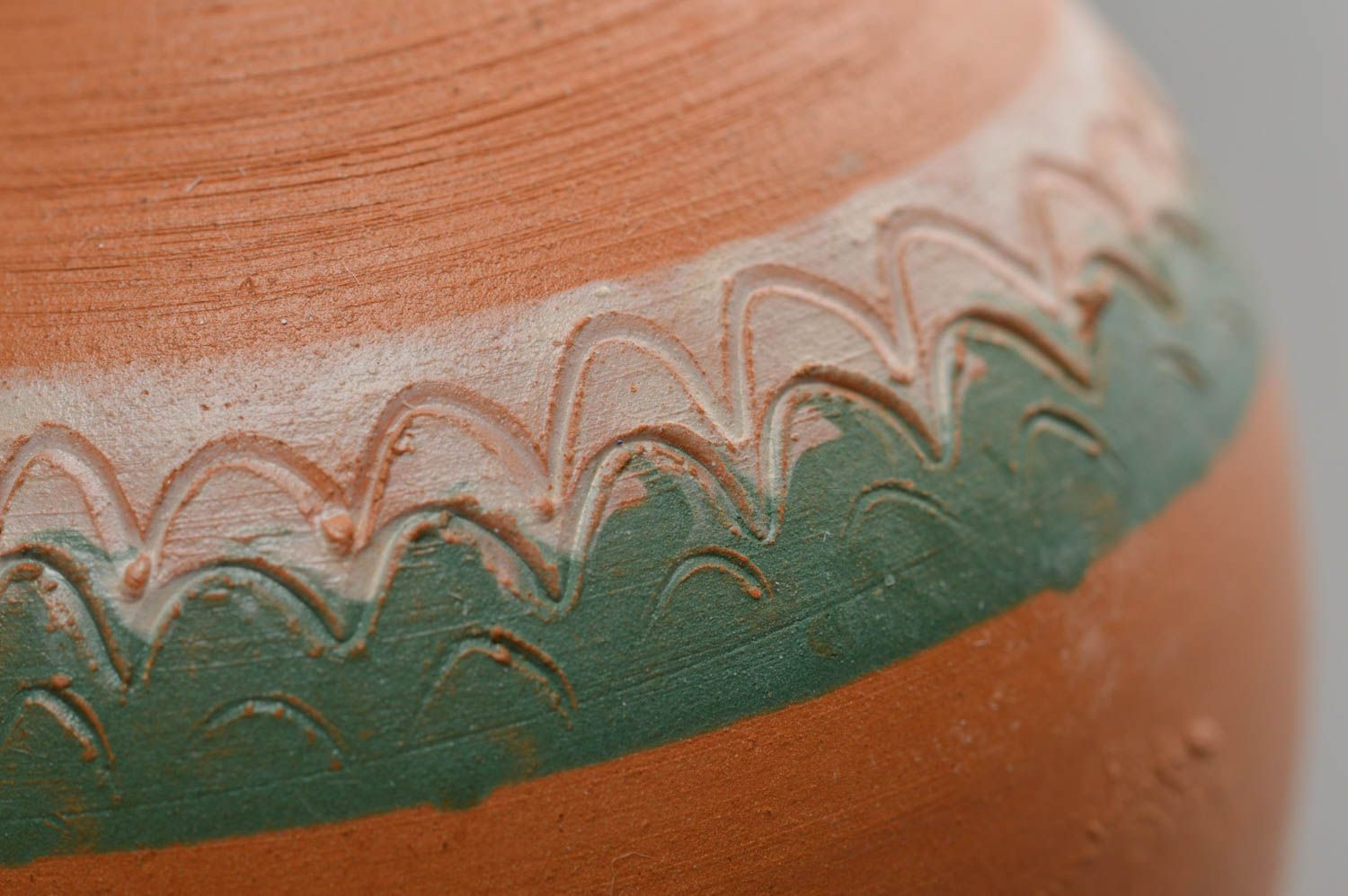 Keramische kleine schöne dekorative Vase aus Ton künstlerische Handarbeit foto 5