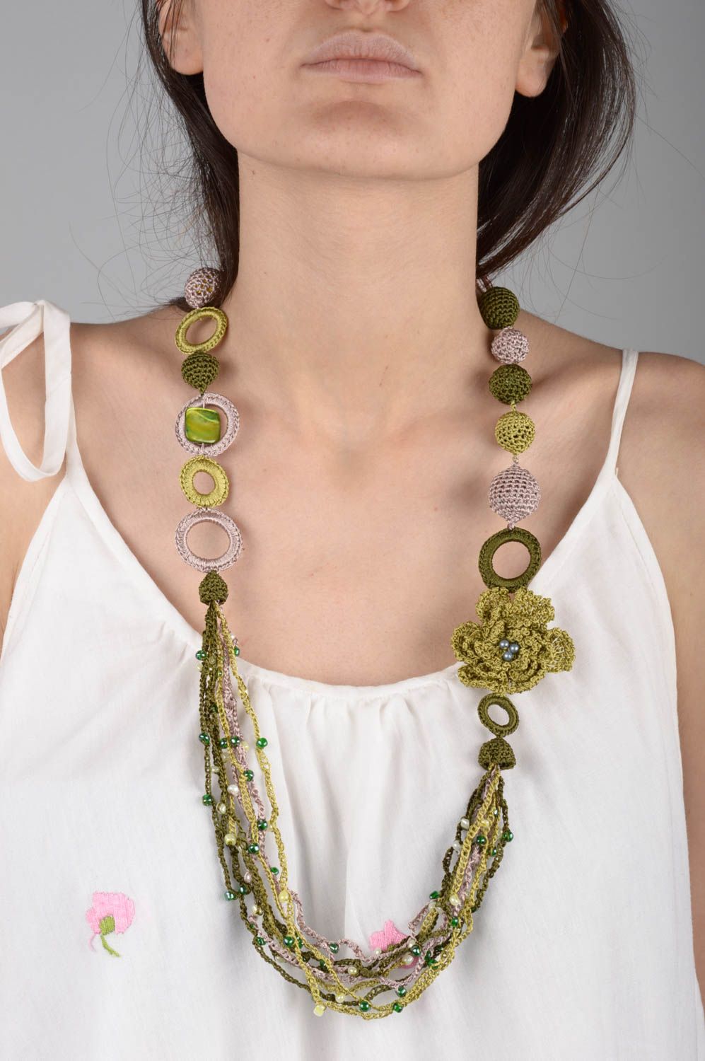 Gros collier tricot Bijou fait main Cadeau femme design vert perles rocailles photo 5