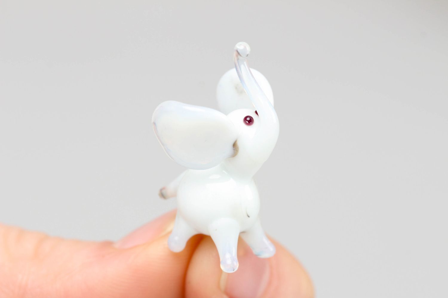 Collectible glass statuette of white elephant photo 3