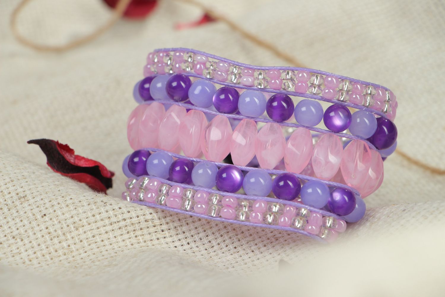 Bracelet fait main en perles de rocailles et perles fantaisie violet photo 5